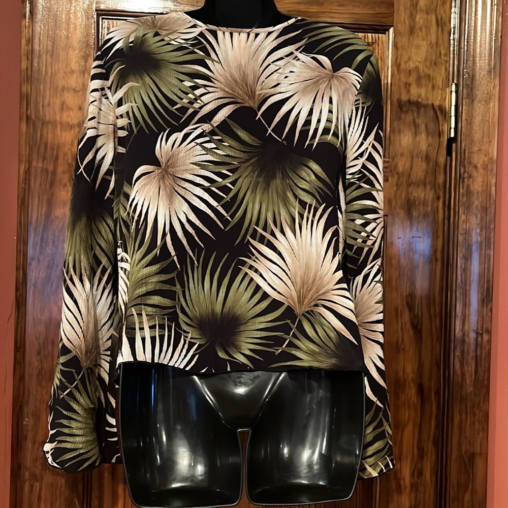 NWOT Silk Tropical Crop Top - Picture 5 of 7